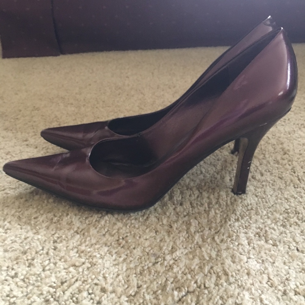 Size 8 Nine West Plum Patent Leather heels.
